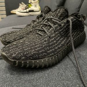 'Pirate Black' adidas Yeezy 350 Boost - USED